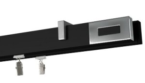 Karnisz apartamentowy Passion chrom (Sufitowy 2 szyny) w kolorze profil - czarny,   wspornik - aluminium